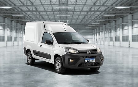 Fiat Fiorino branca em fotografia oficial de divulgação.