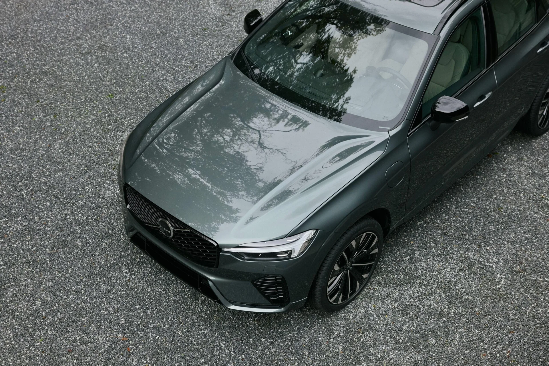 Volvo XC60 2026: o que mudou no visual e na cabine